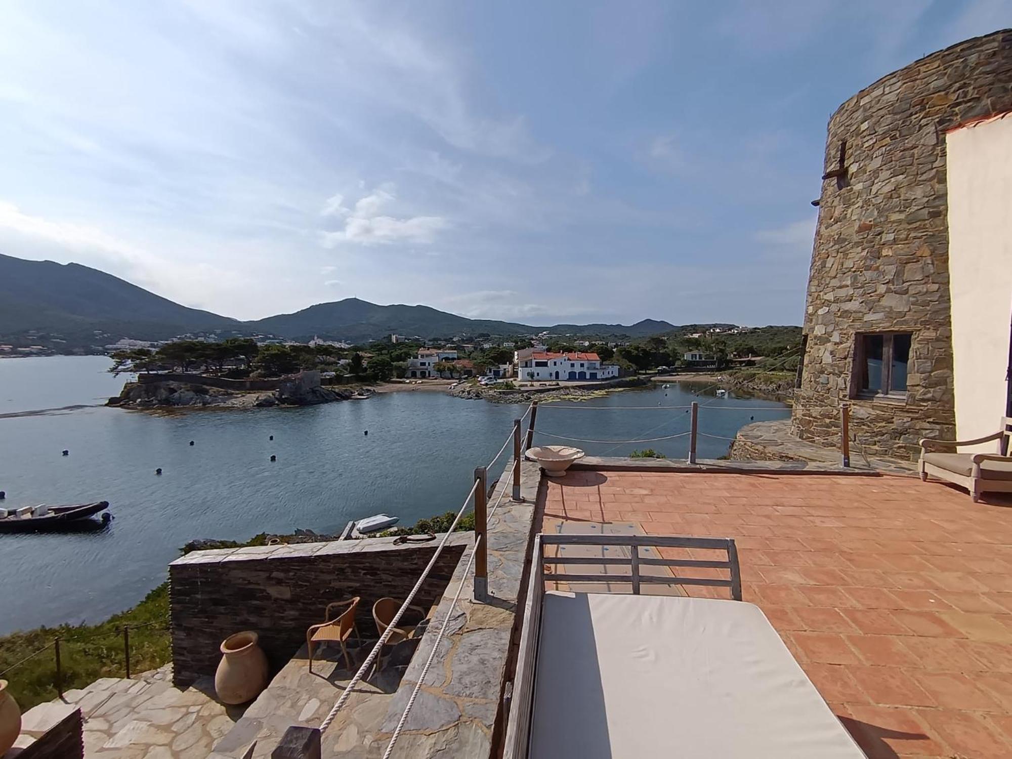 Isla Privada En Cadaques De Ensueno Con 11 Habitaciones Dobles Con Bano Privado Y Piscina Exterior foto