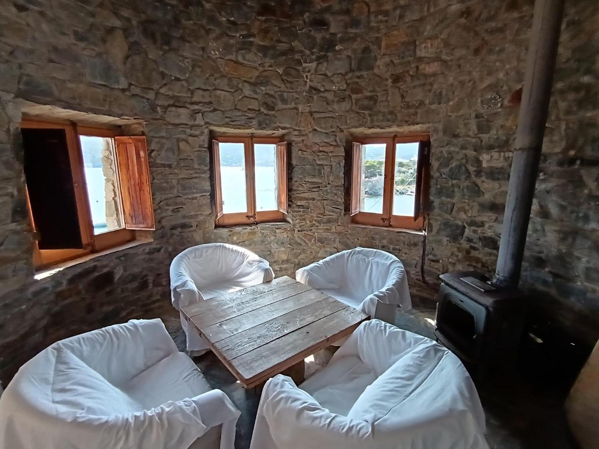 Isla Privada En Cadaques De Ensueno Con 11 Habitaciones Dobles Con Bano Privado Y Piscina Exterior foto
