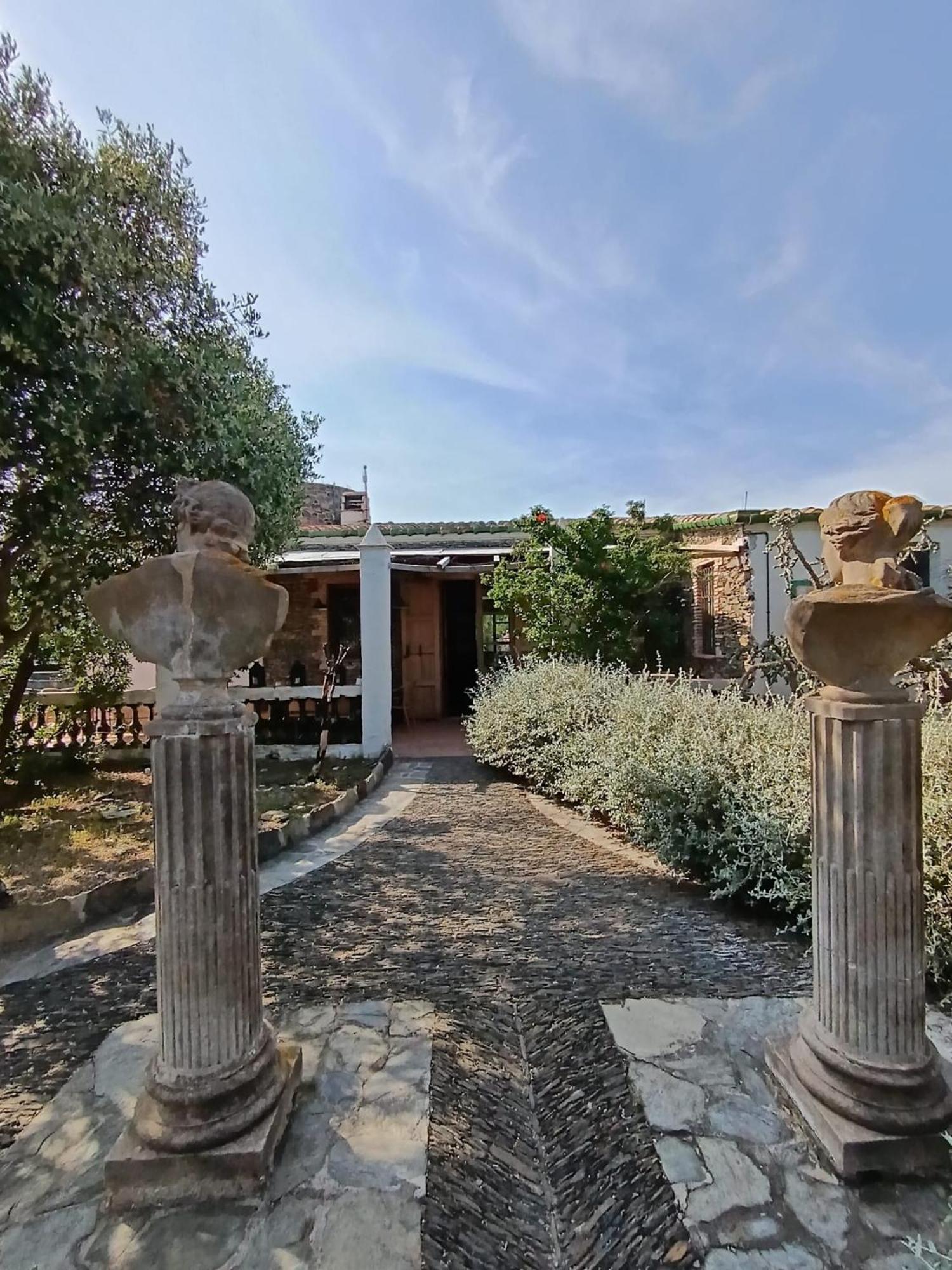 Isla Privada En Cadaques De Ensueno Con 11 Habitaciones Dobles Con Bano Privado Y Piscina Exterior foto