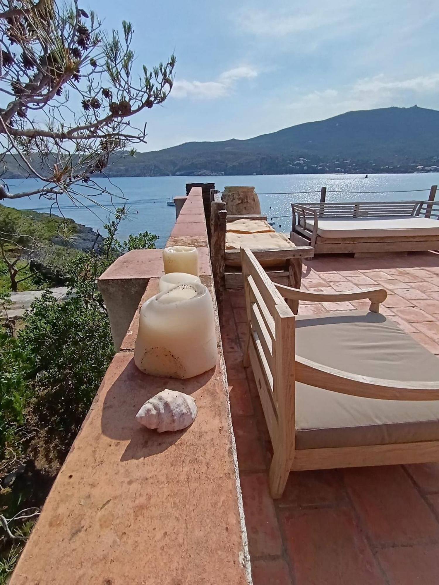 Isla Privada En Cadaques De Ensueno Con 11 Habitaciones Dobles Con Bano Privado Y Piscina Exterior foto