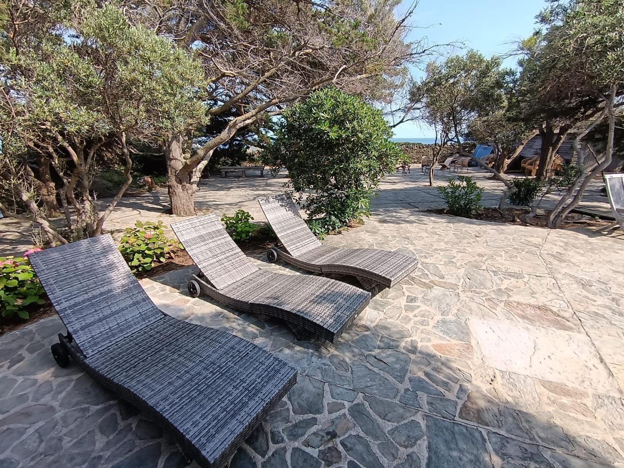 Isla Privada En Cadaques De Ensueno Con 11 Habitaciones Dobles Con Bano Privado Y Piscina Exterior foto