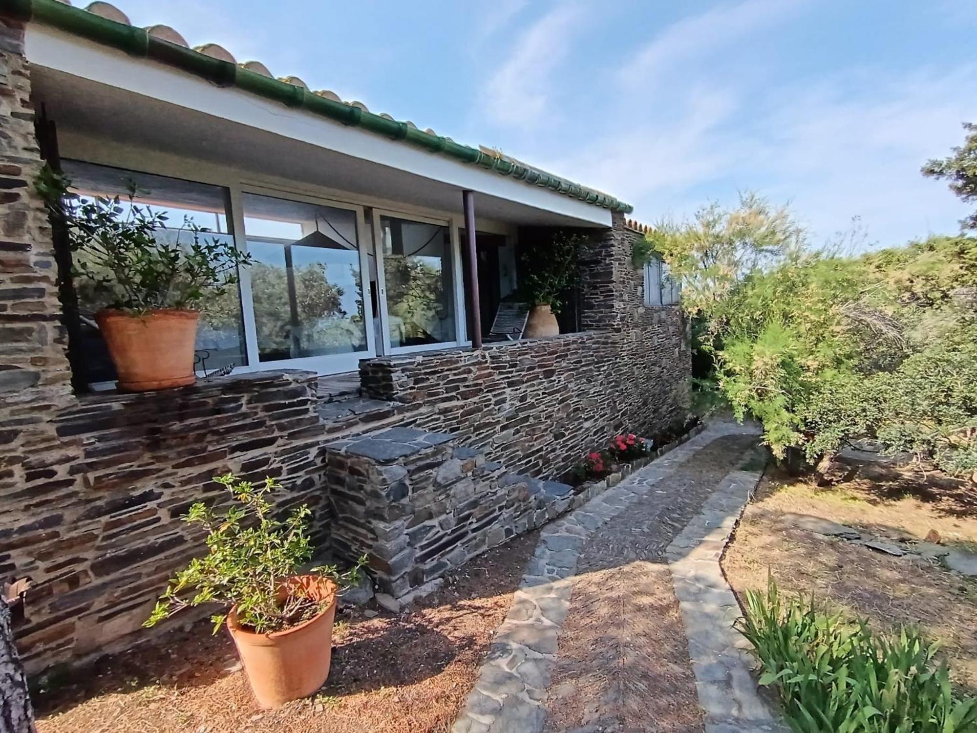 Isla Privada En Cadaques De Ensueno Con 11 Habitaciones Dobles Con Bano Privado Y Piscina Exterior foto