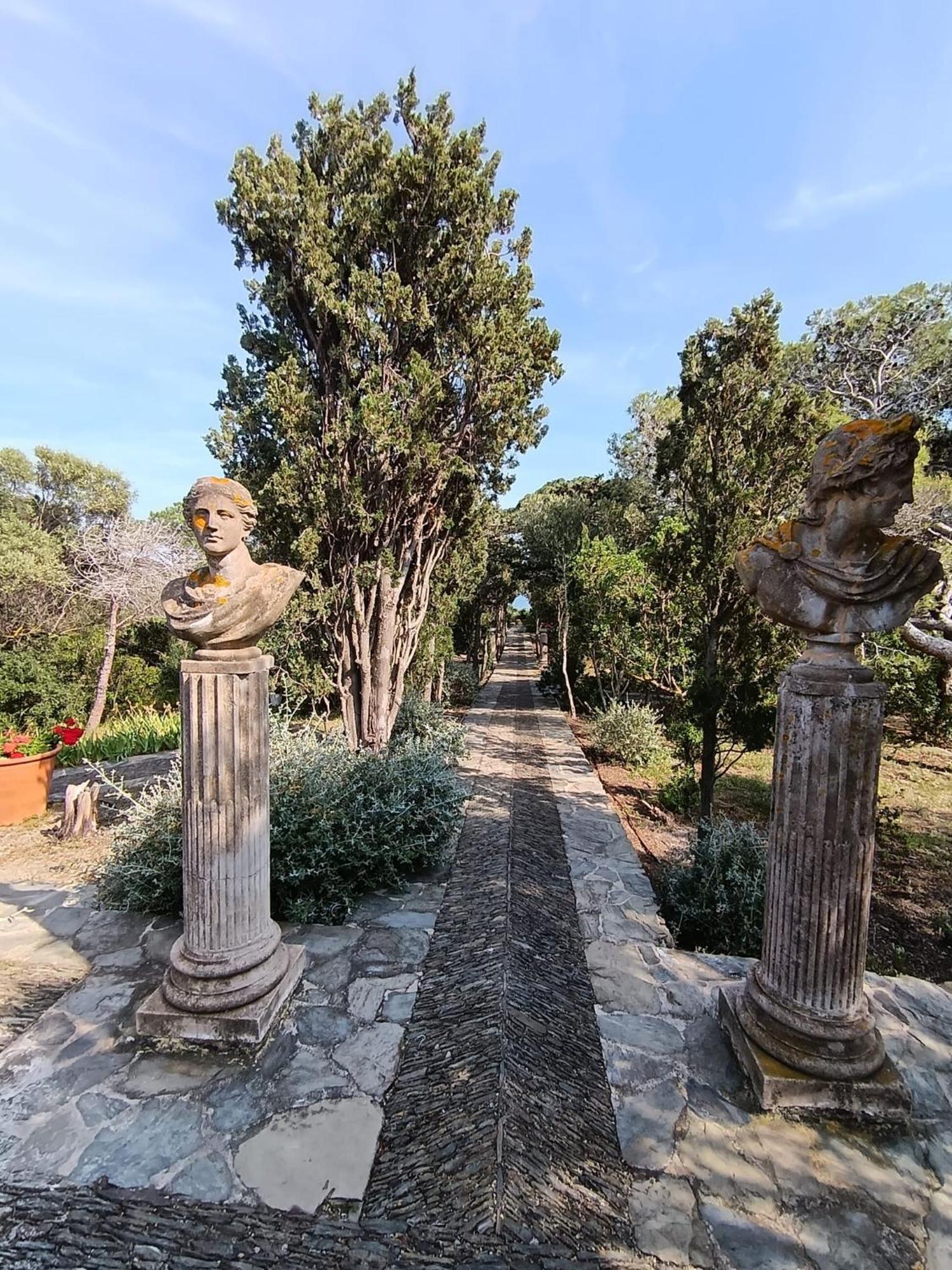 Isla Privada En Cadaques De Ensueno Con 11 Habitaciones Dobles Con Bano Privado Y Piscina Exterior foto